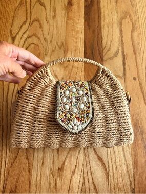 Emperia Beaded Shell Straw Clutch in Tan. Purse Strap included. NWOT